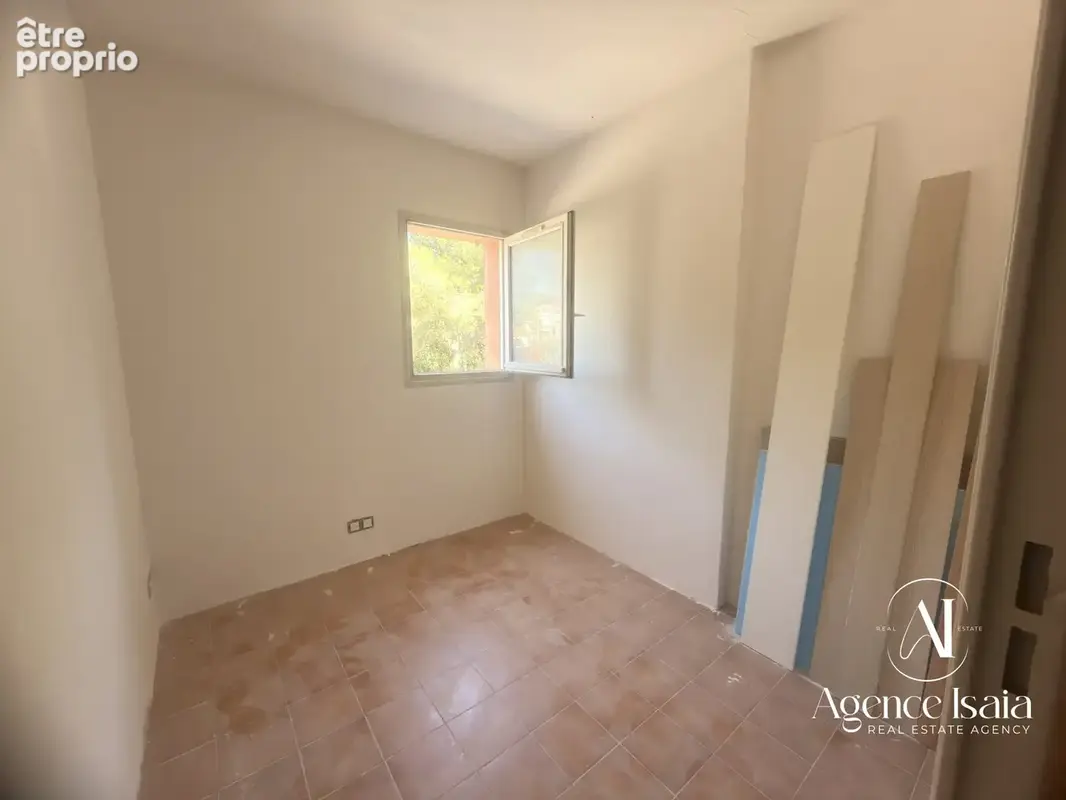 Appartement 35 m² à Saint-Raphael  - photo 3