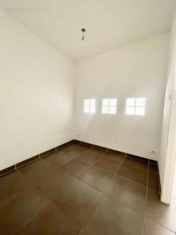 Appartement à SIX-FOURS-LES-PLAGES