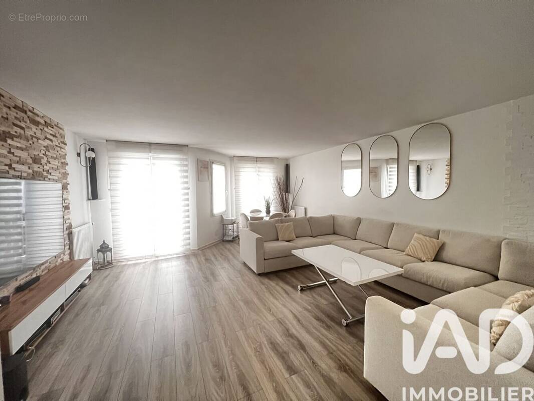 Photo 1 - Maison à SAVIGNY-LE-TEMPLE