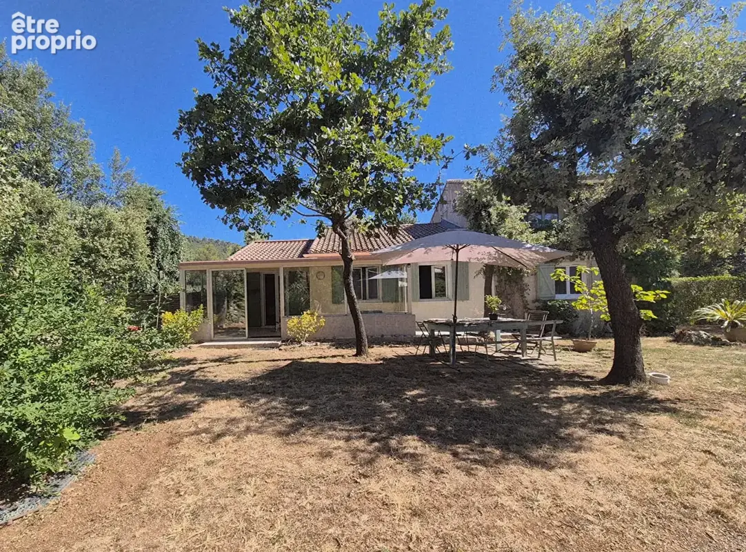 Photo Maison à Gareoult au prix de 395 000€