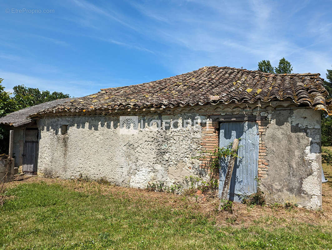 Maison à SAINT-NAZAIRE-DE-VALENTANE