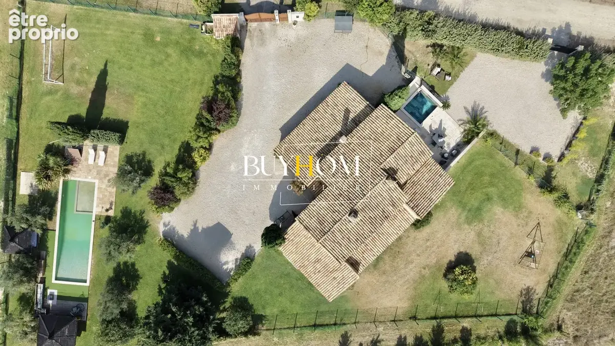 Maison 7 pièces 205 m² à vendre à Cheval-Blanc (84460) - photo 2