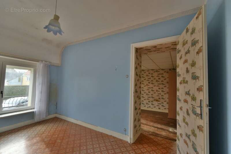 Maison à POURU-SAINT-REMY