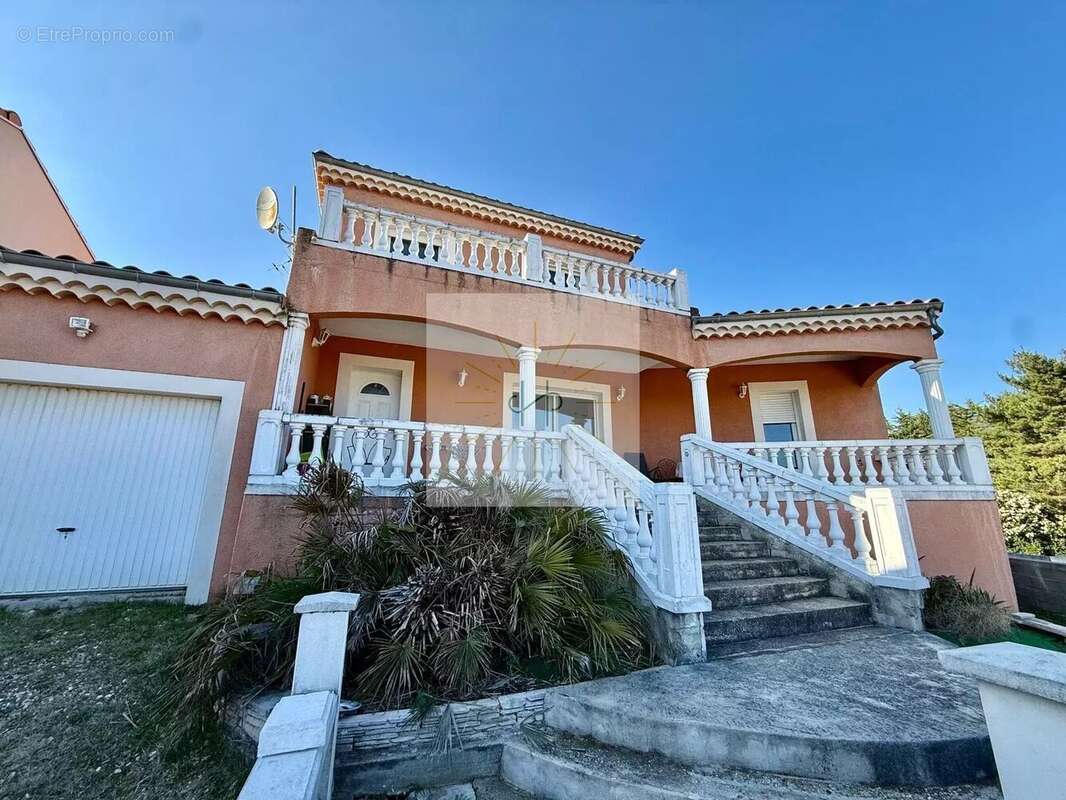 Maison à MONTELIMAR