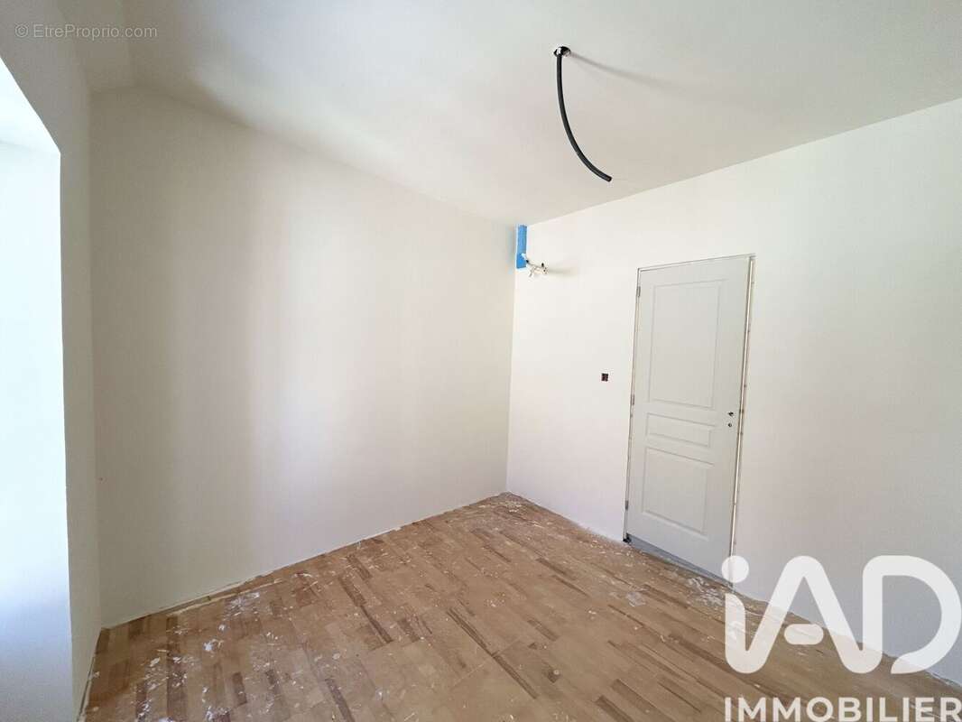 Maison 140 m² à Venteuil  - photo 9