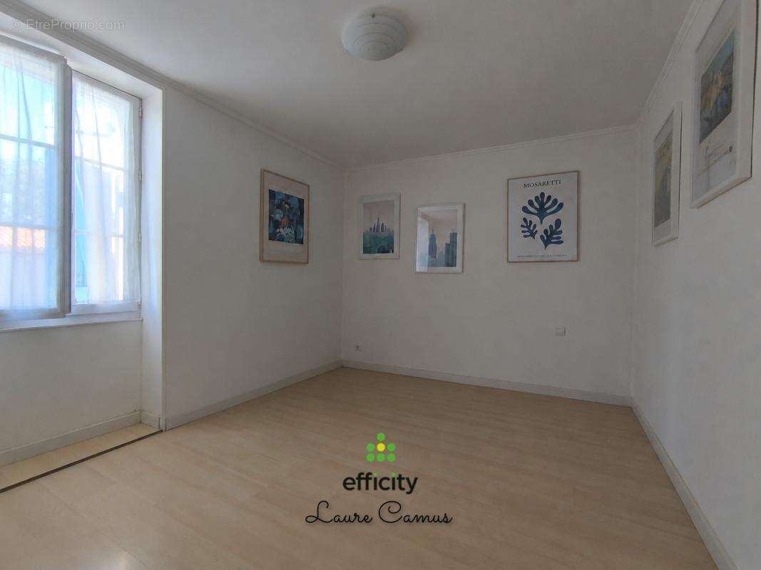Maison 192 m² à Saint-Avaugourd-Des-Landes  - photo 13