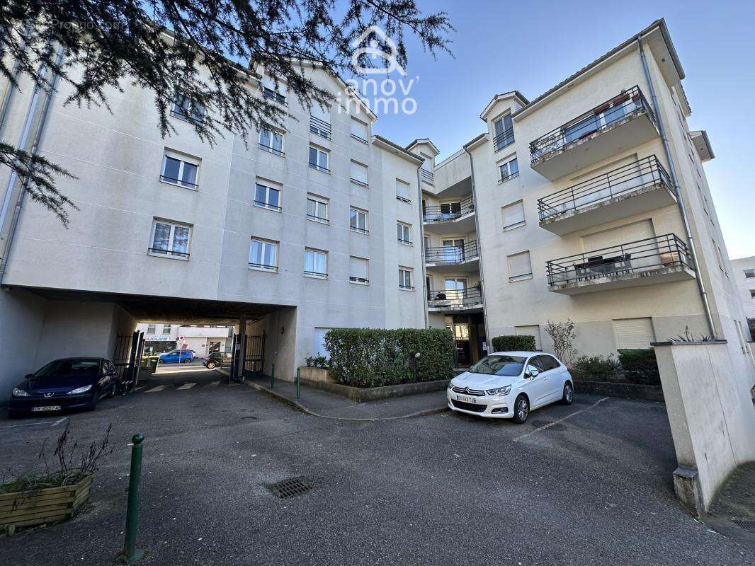 Appartement à MEYZIEU