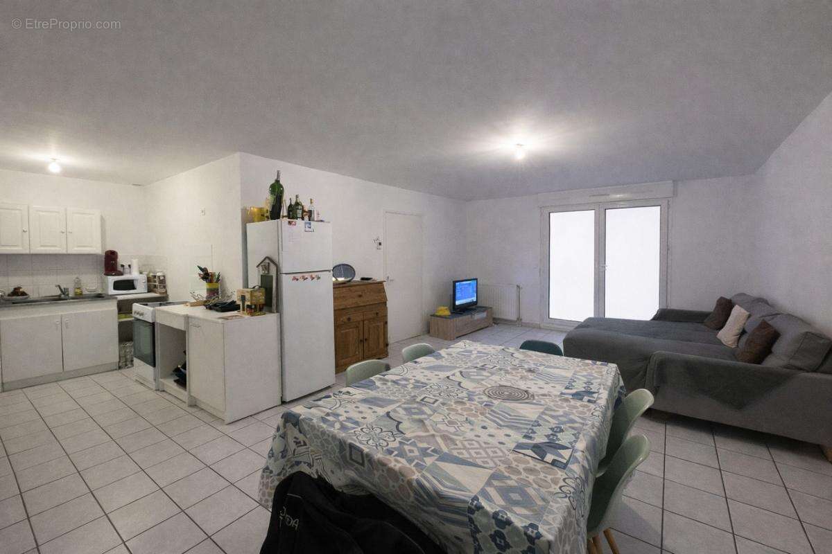 Appartement à SAINT-DONAT-SUR-L'HERBASSE