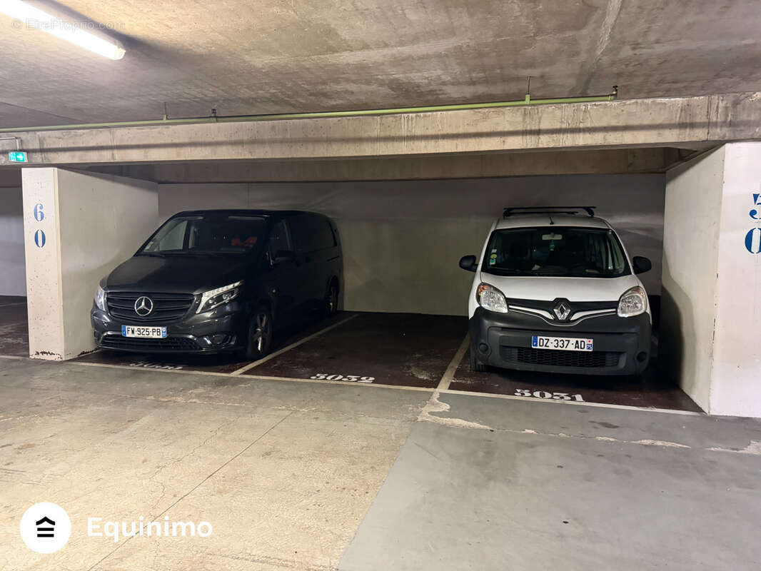 Parking à PARIS-3E