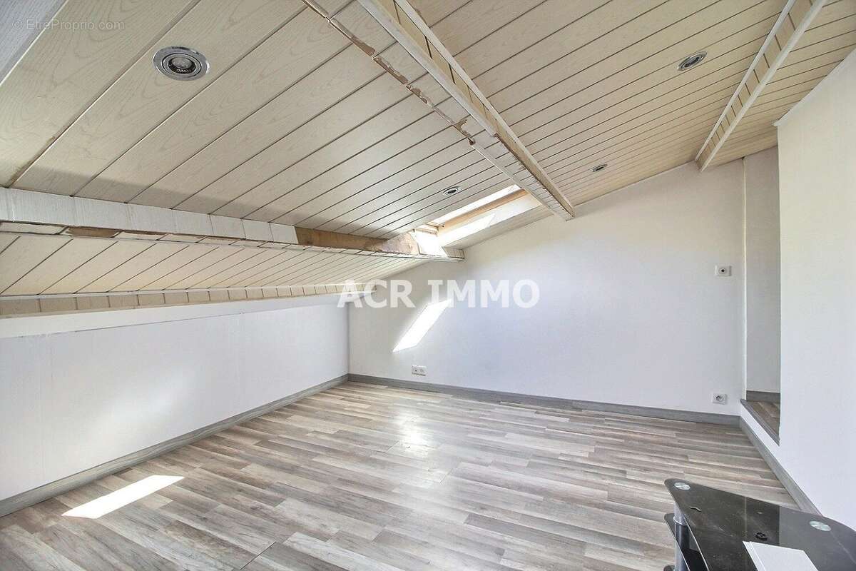 Maison à CHANTELOUP-LES-VIGNES