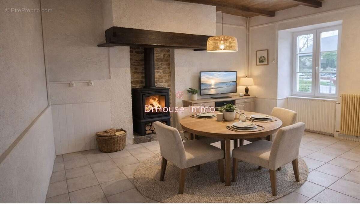 Maison à COMPS-LA-GRAND-VILLE