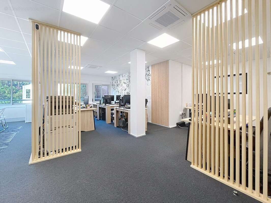 Commerce à MONTAGNY