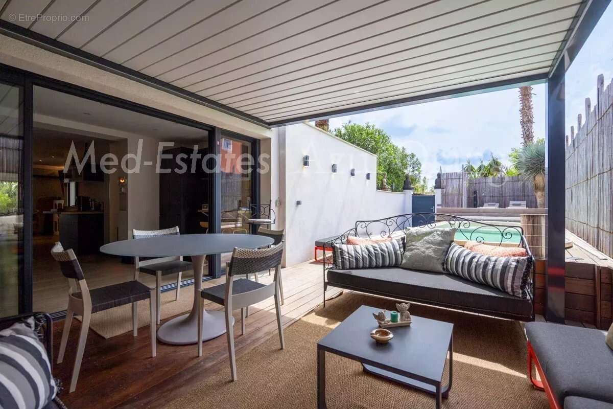 Appartement à GRIMAUD