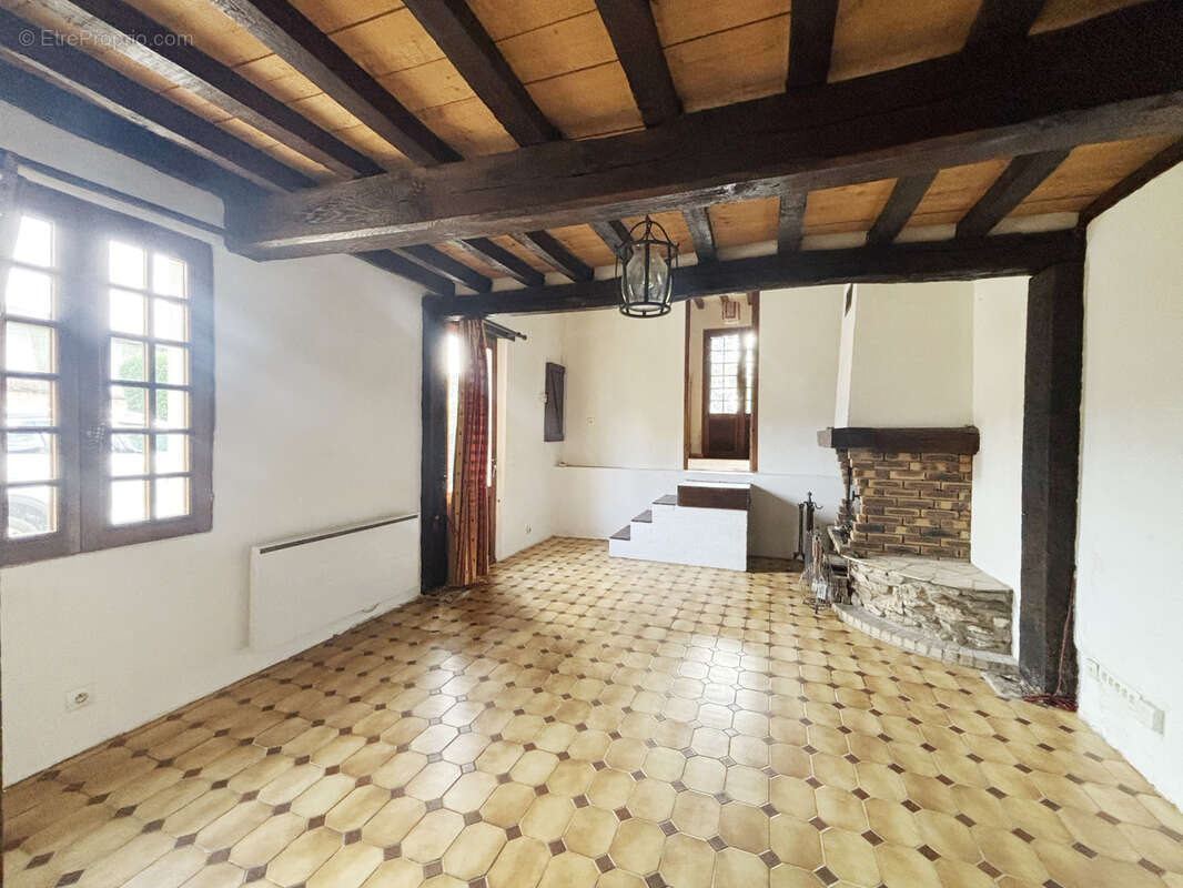 Maison à LA NEUVILLE-GARNIER