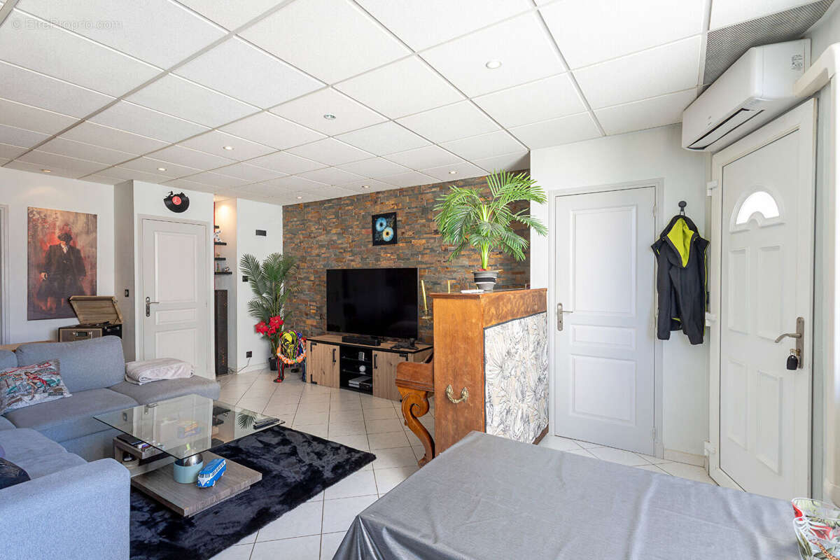 Appartement T3 de 70,62m² rénové avec Balcon + Garage + parking - Albi - photo 3
