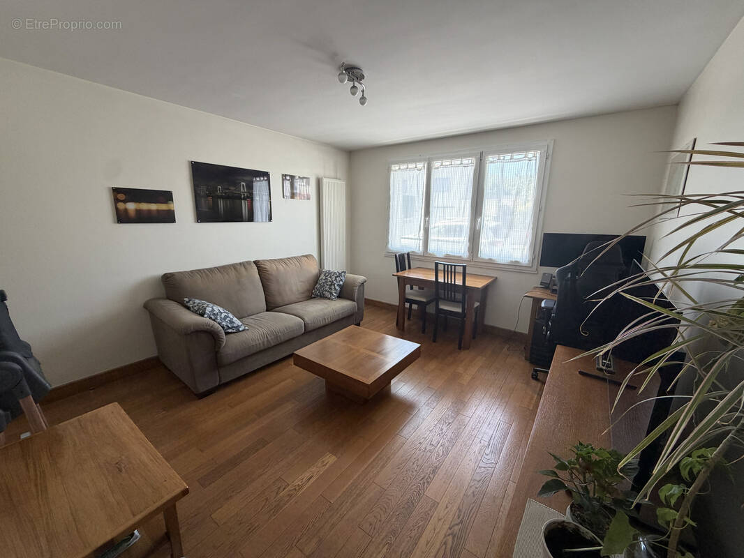 Appartement à HOUILLES