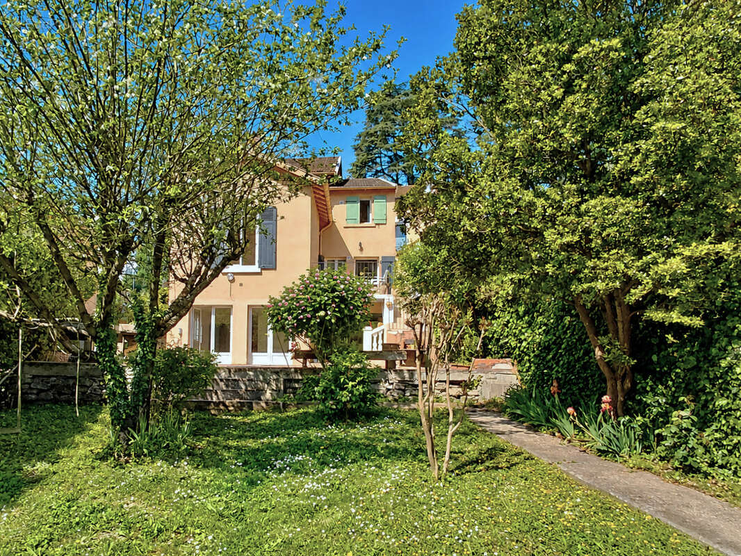 Maison à TASSIN-LA-DEMI-LUNE