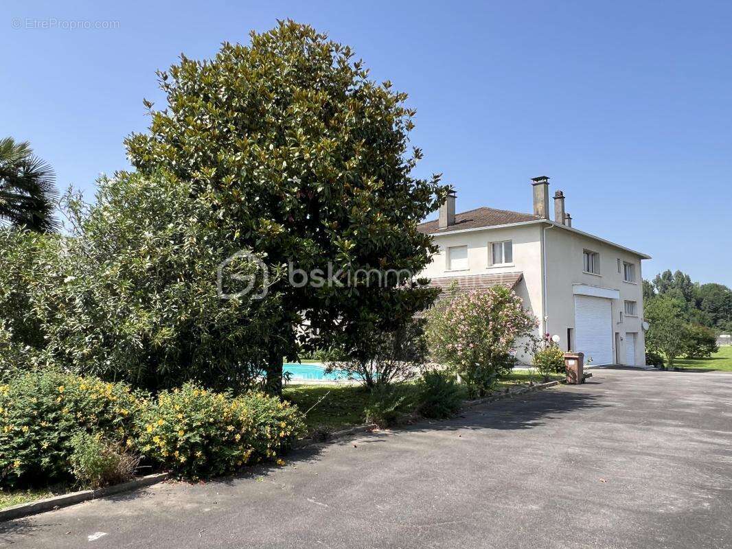 Maison à GELOS