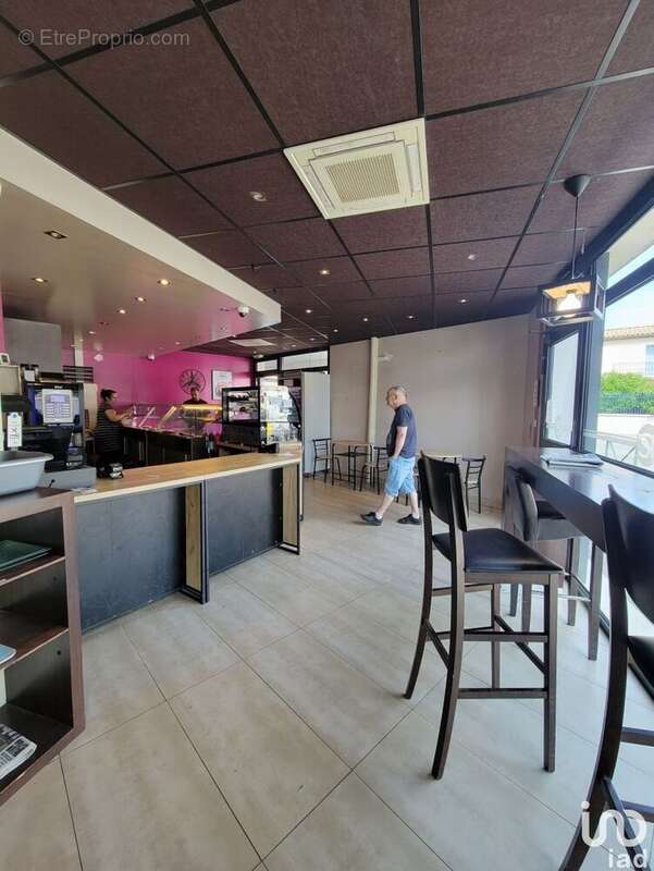 Photo 7 - Commerce à LAVERUNE