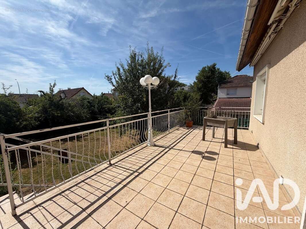 Maison 120 m² à Savigny-Sur-Orge  - photo 4
