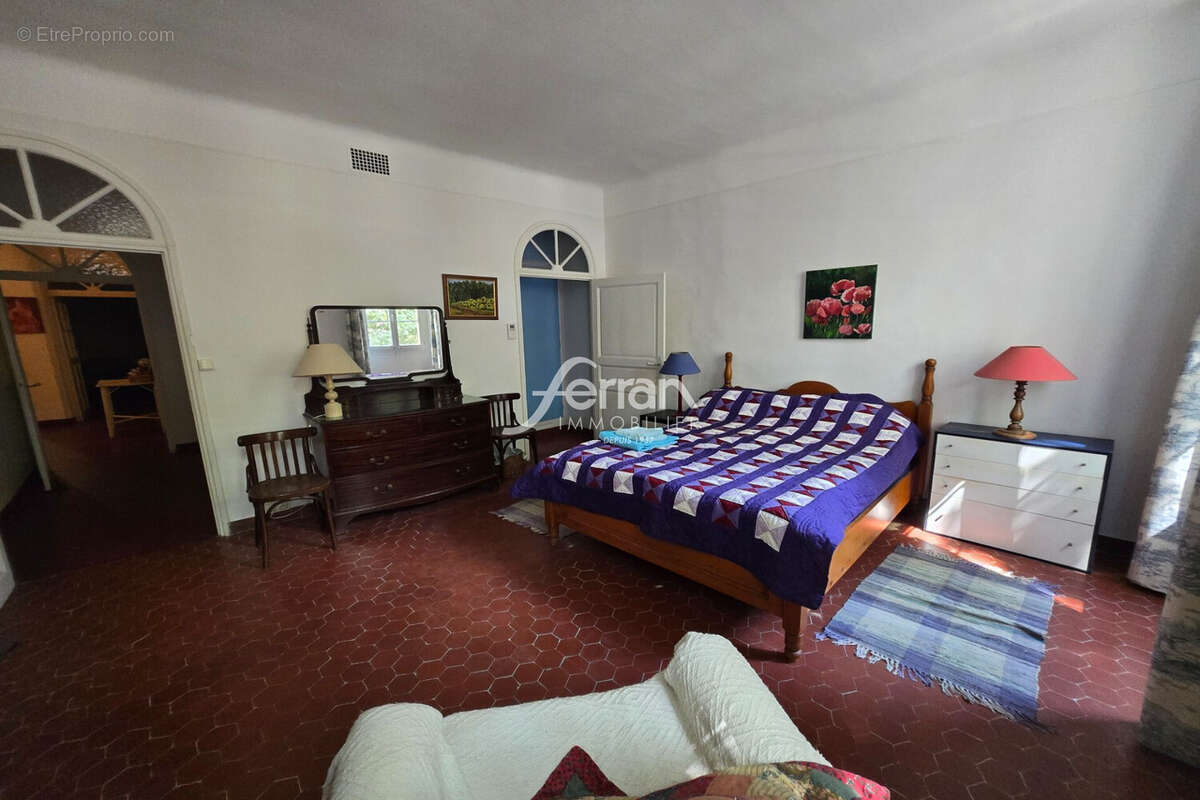 Appartement à SALERNES