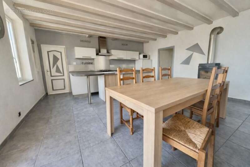 CHANGY (42), MAISON d'environ 70M² sur 1300M² de TERRAIN clos et arboré, 2 CHAMBRES, GARAGE - photo 2