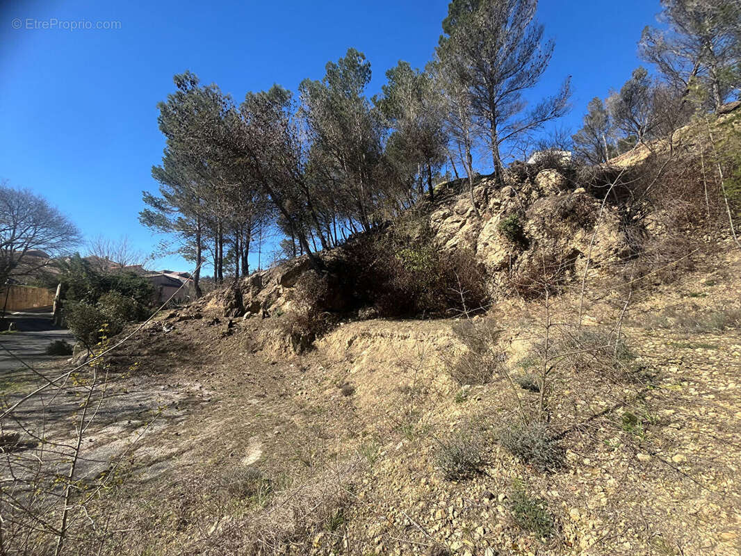 Terrain à VILLESEQUE-DES-CORBIERES
