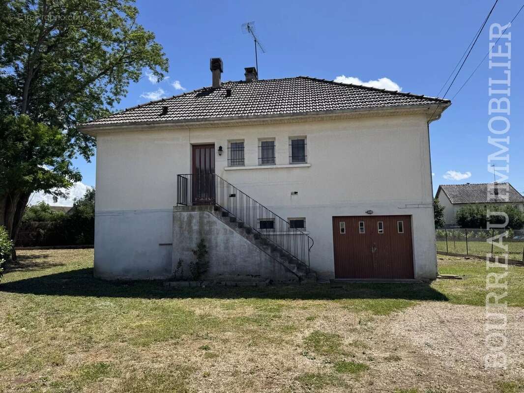 Maison à CHARMOY