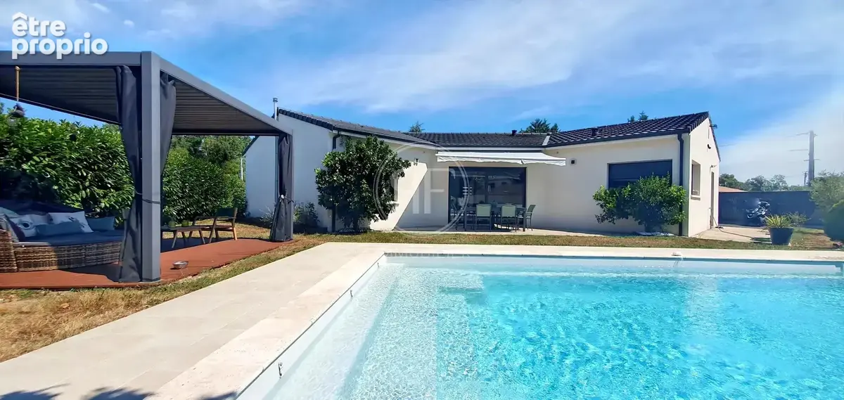 Photo Maison à Saint-Seurin-Sur-L'isle au prix de 299 000€