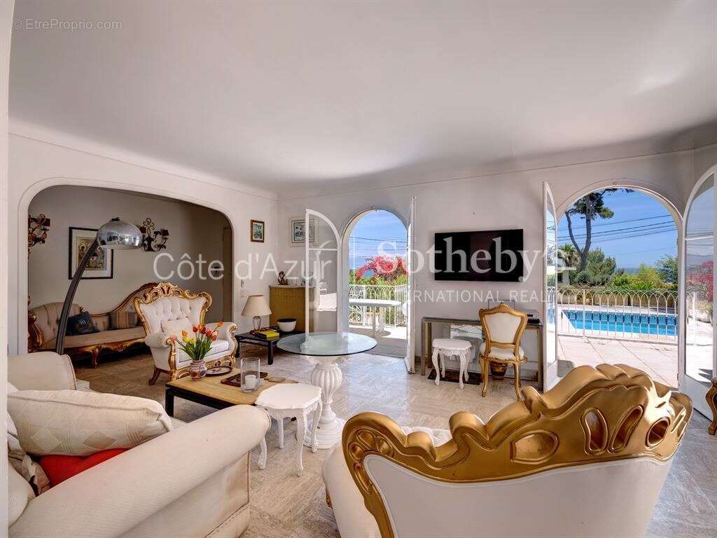 Cap d’Antibes villa avec vue mer piscine et fort potentiel à quelques pas du littoral - photo 5
