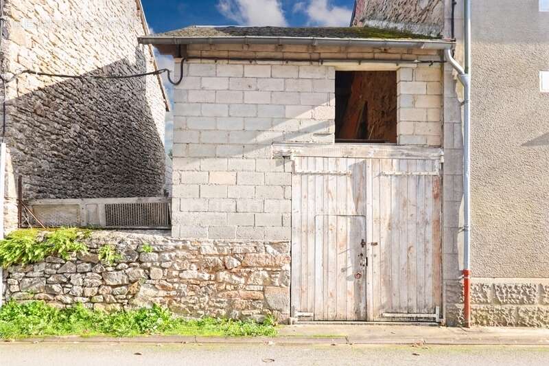 Maison à SAINT-HILAIRE-LA-TREILLE