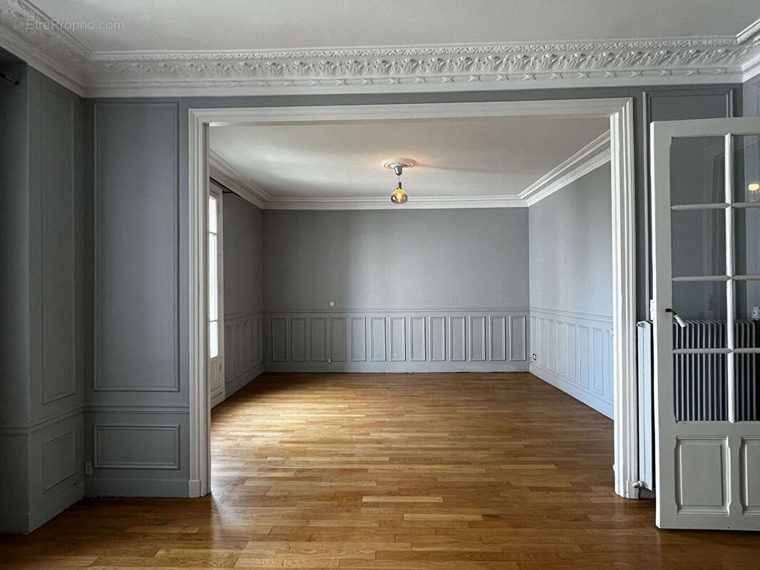Appartement à COURBEVOIE