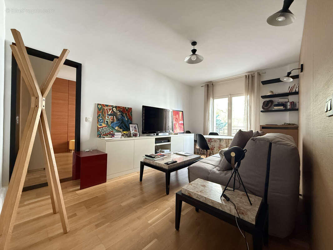 Appartement à COURBEVOIE