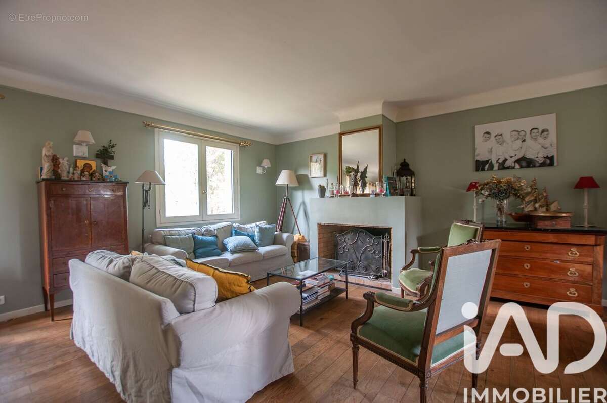 Photo 9 - Maison à LA CELLE-SAINT-CLOUD