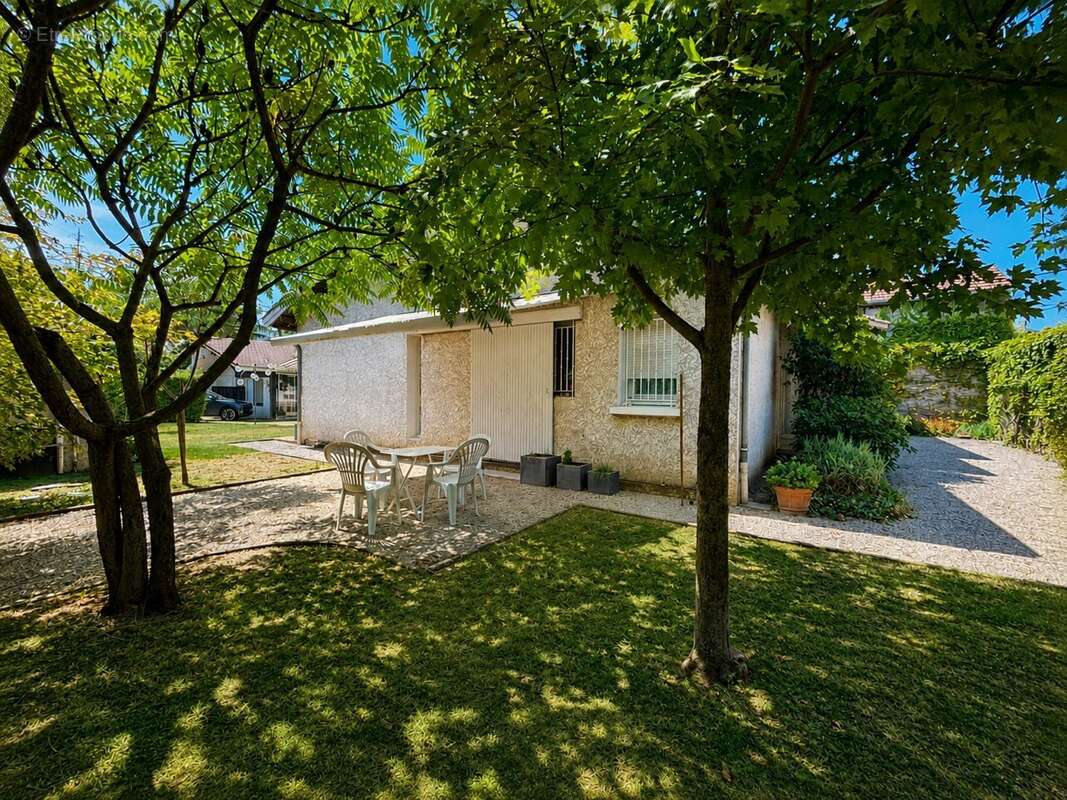 Maison 170 m² à Beaurepaire  - photo 8
