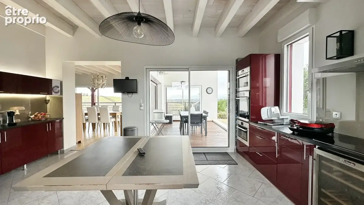 Vue imprenable sur les vallons pour cette superbe villa d'architecte de type t7 de 220 m2 +  sous sol de 110 m2 - photo 15