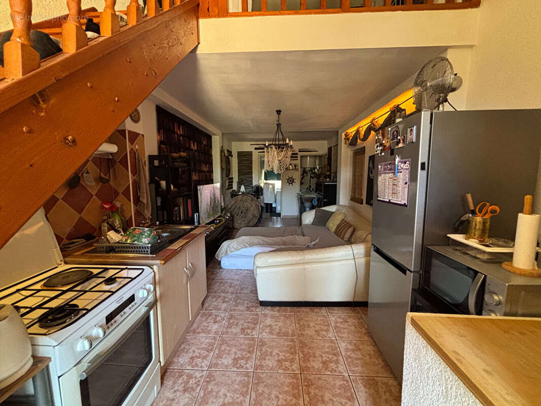Appartement à ENSUES-LA-REDONNE