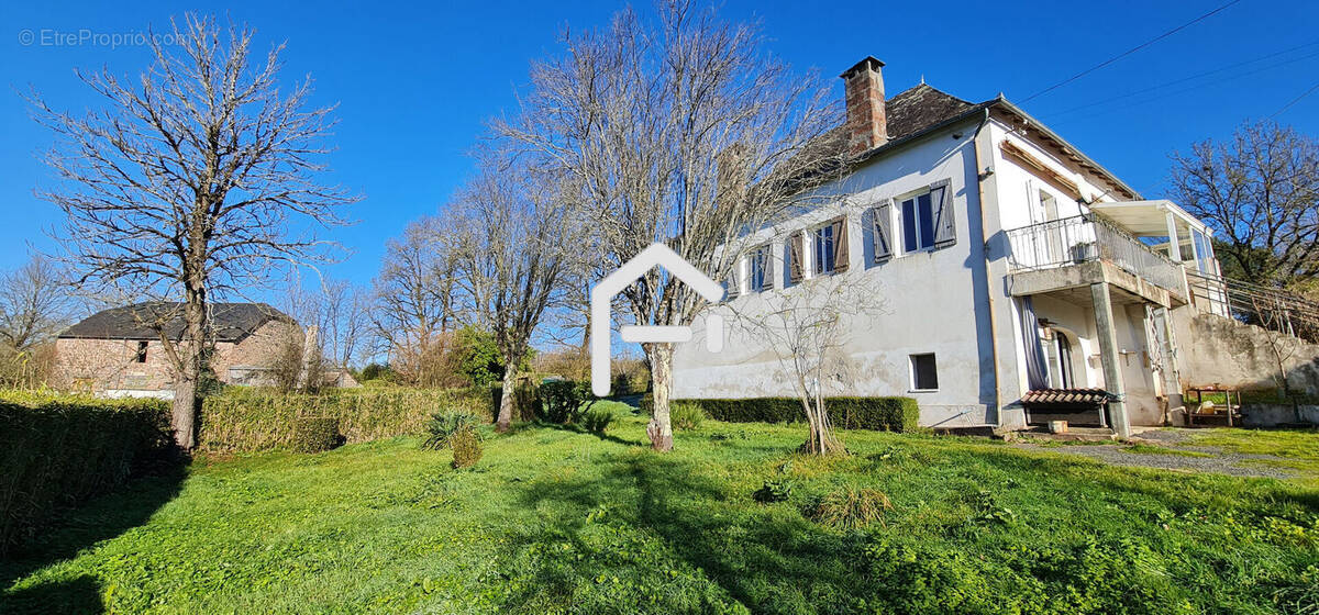 Maison à ALLASSAC
