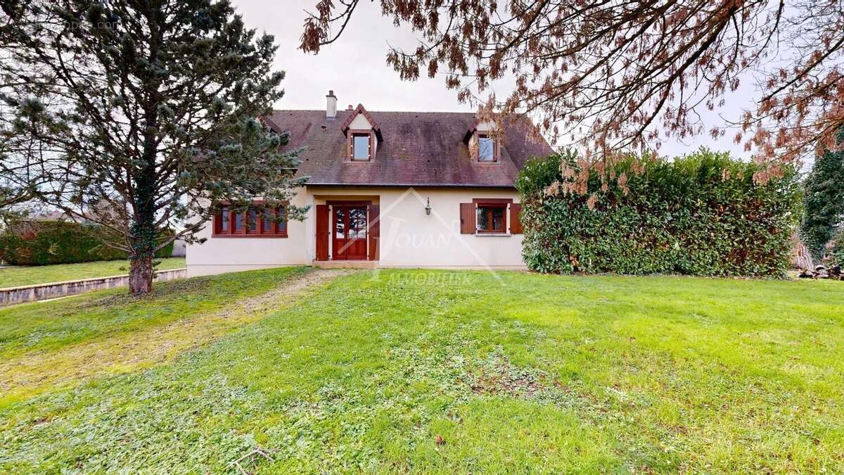 Maison à DOMPIERRE-SUR-BESBRE