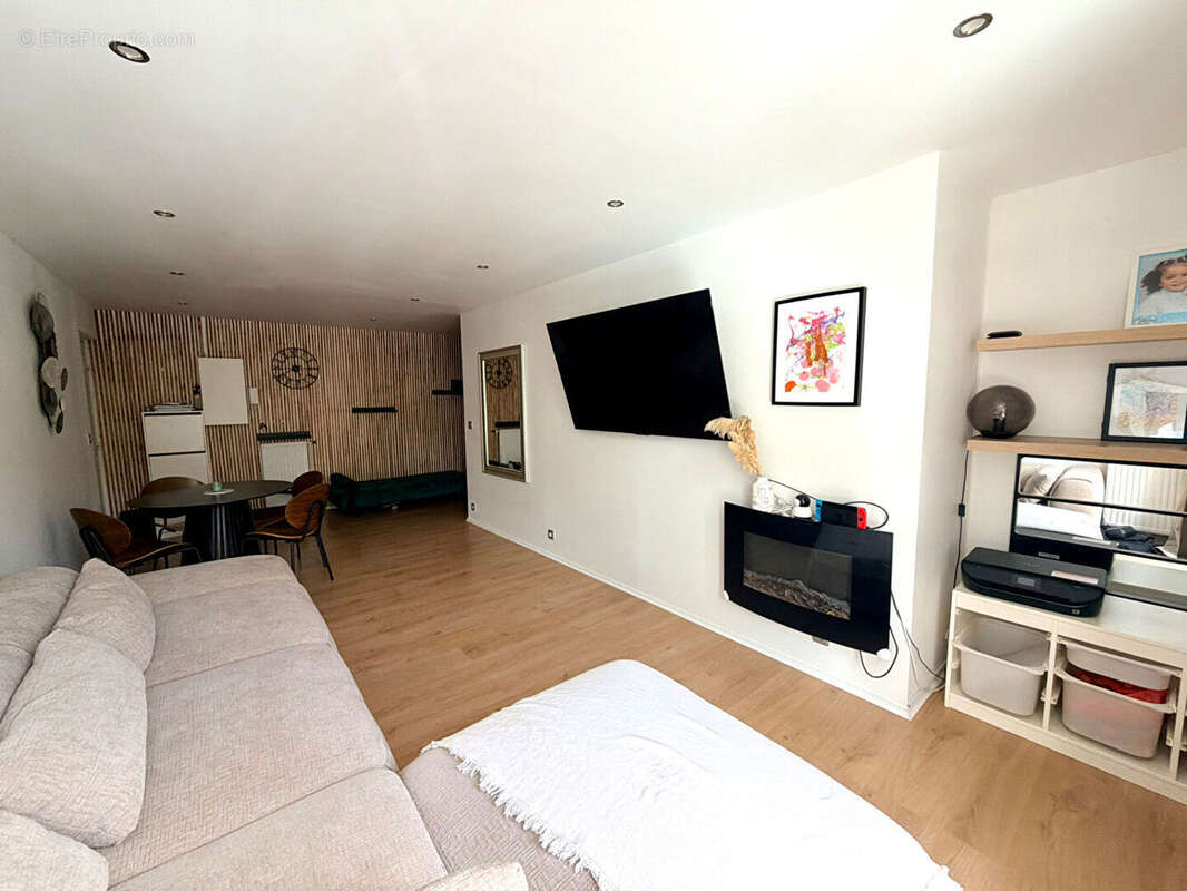 Appartement à SARTROUVILLE