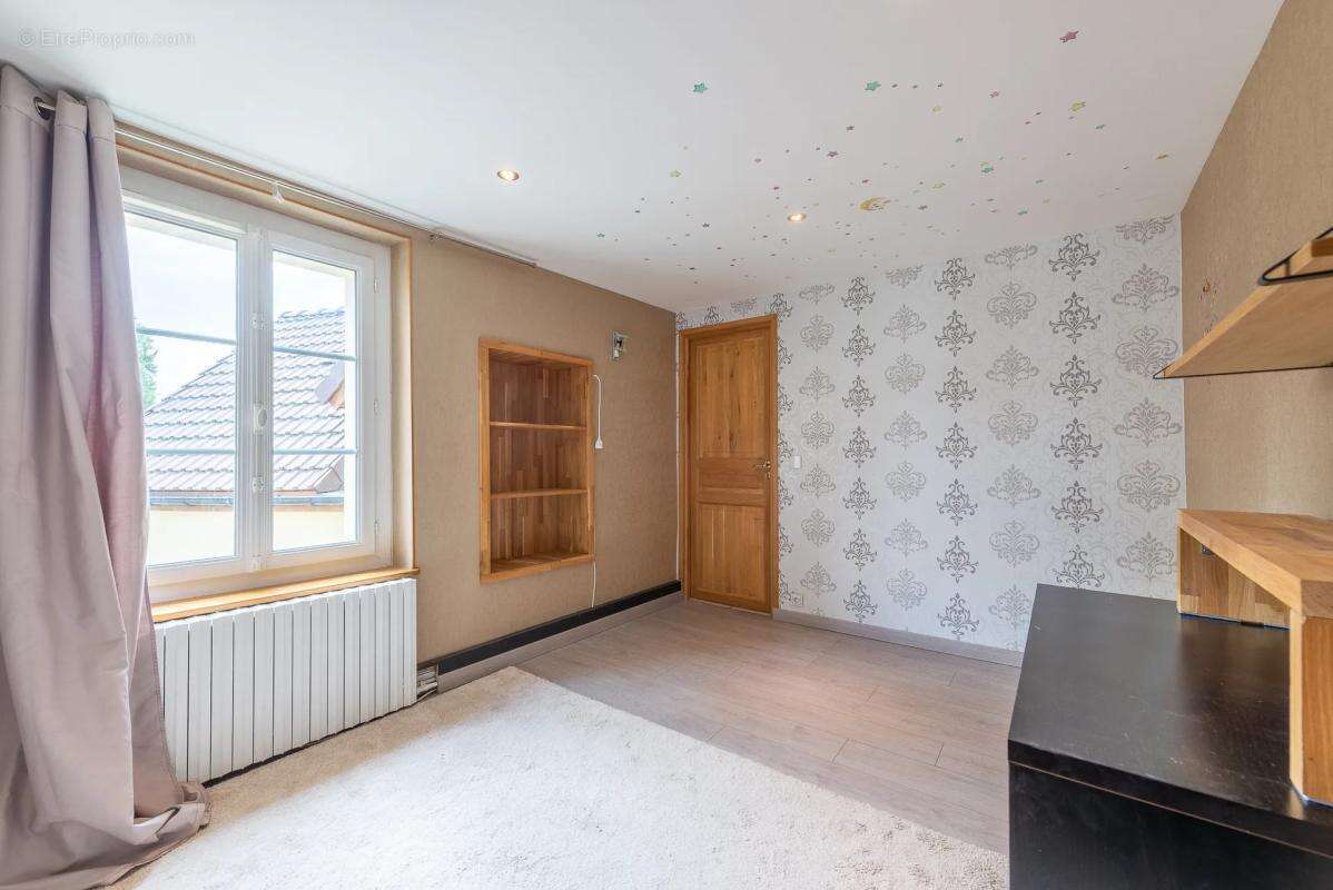 Maison de ville 4 pièces de 127 m² à Villeneuve-sous-Dammartin - photo 5