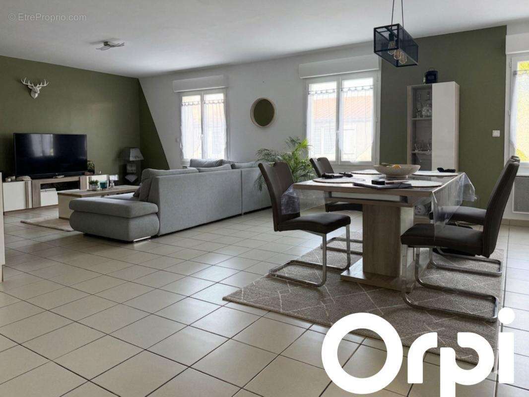 Maison à SAINT-LAURENT-DE-LA-PREE