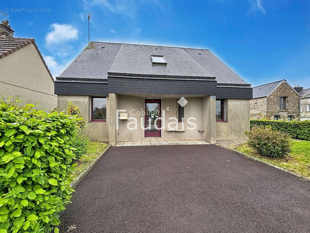 Maison à LA HAYE-DU-PUITS
