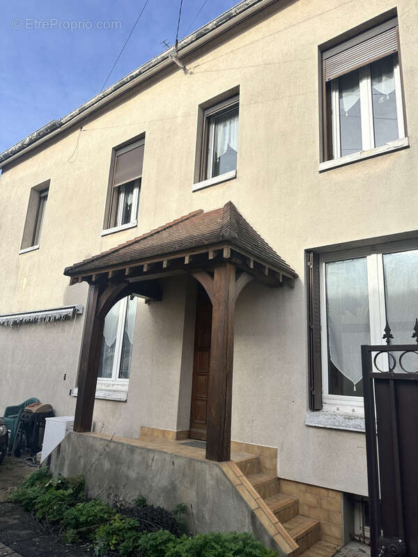 Maison à LES NOES-PRES-TROYES