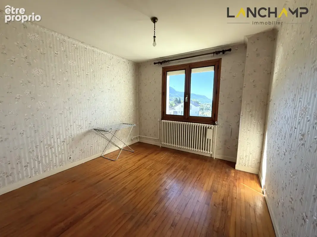 Maison à rénover avec sous-sol et joli terrain - photo 6