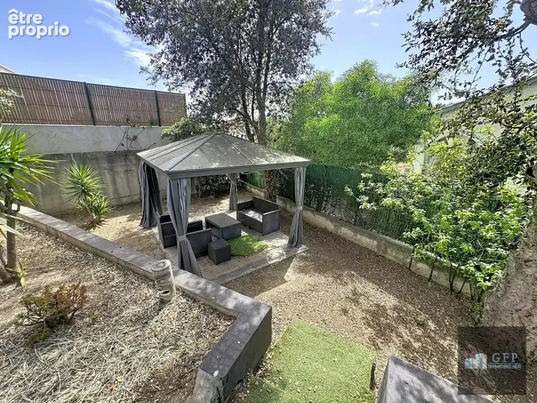 Villa à vendre avec piscine à Bormes-les-Mimosas – Maison 3 chambres avec studio indépendant sur terrain de 1 185 m² - photo 2