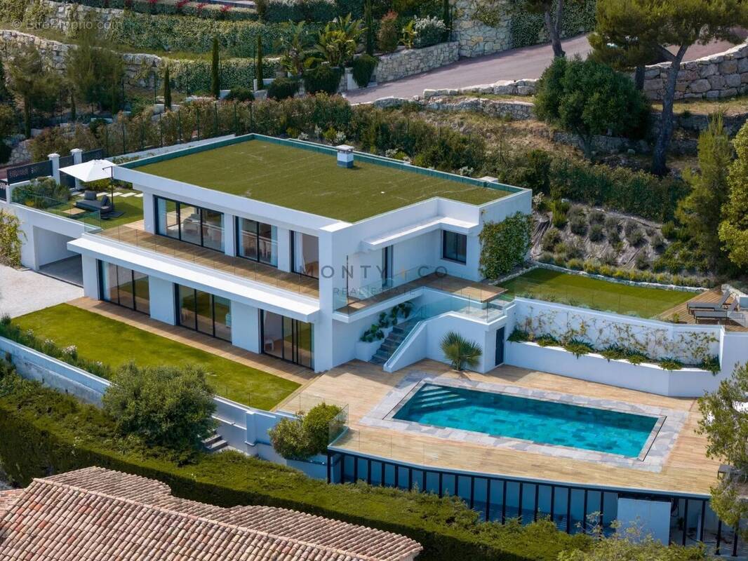 Photo Maison à Roquebrune-Cap-Martin au prix de 5 590 000€