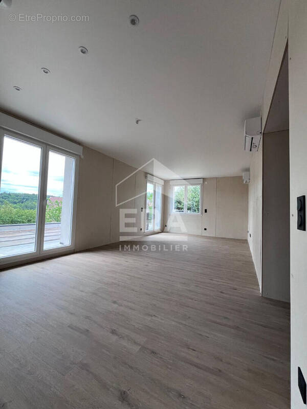 Appartement à ECOLE-VALENTIN