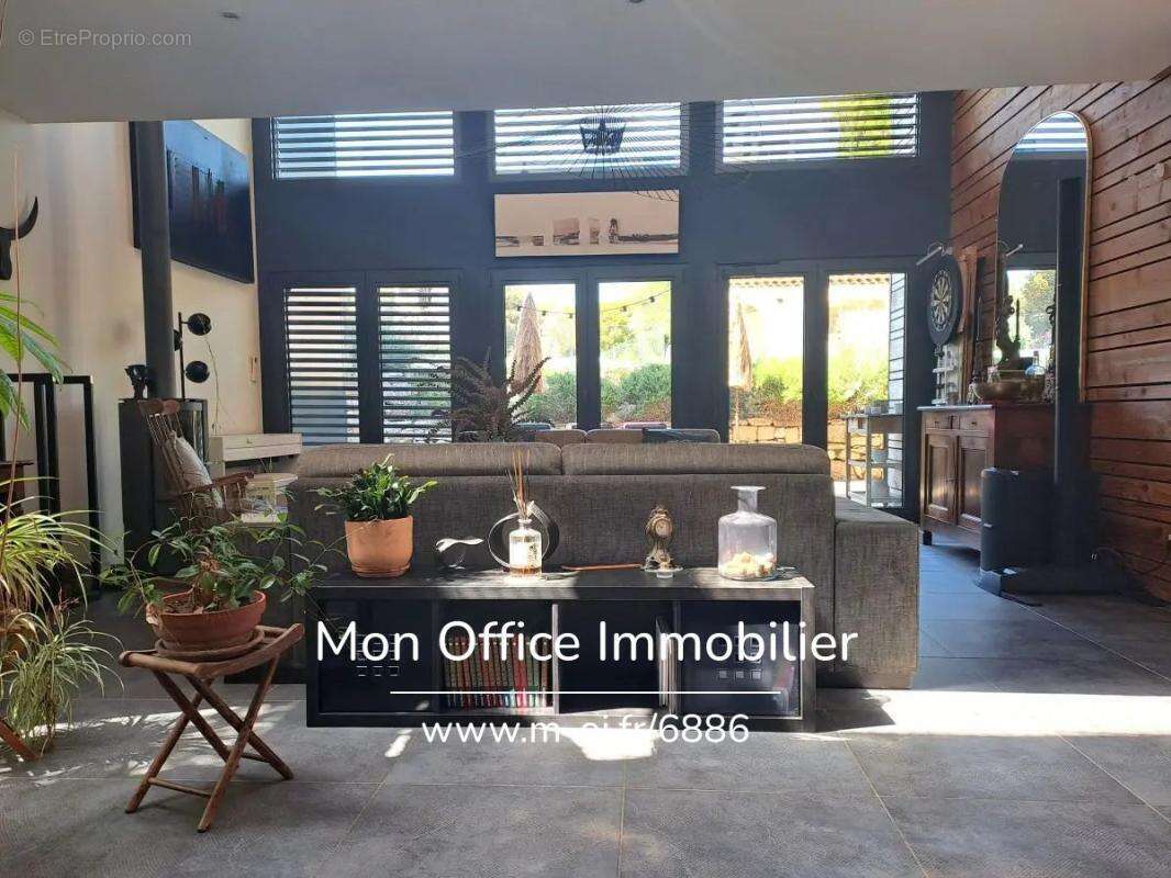Maison à EGUILLES