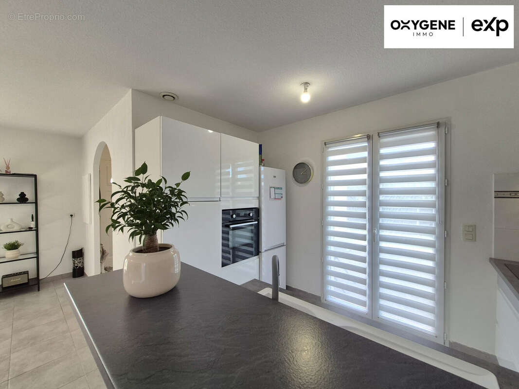 Maison 107 m² à Saint-Hippolyte  - photo 6
